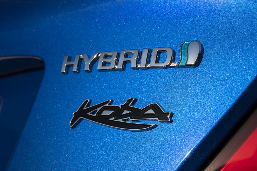 Логотип Toyota C-HR Koba Hybrid 2019 года  (AU) (фото 10 из 17)
